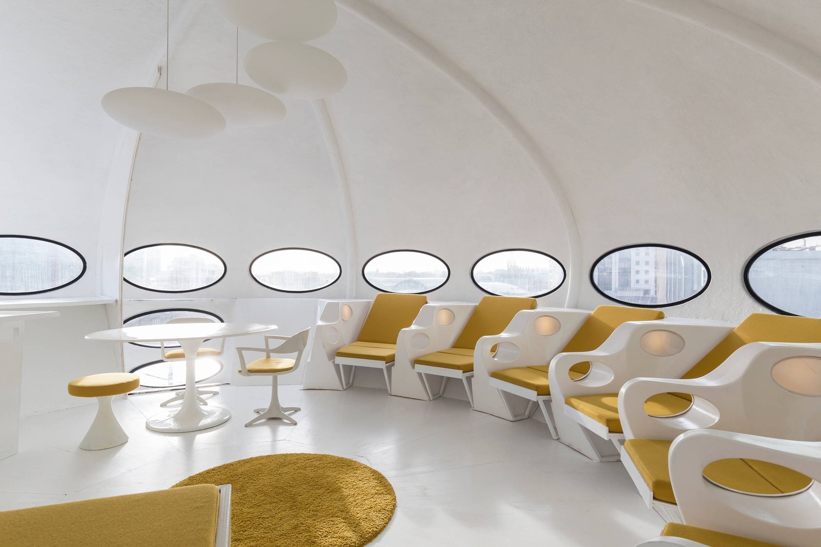 futuro-house-chris-snook-img~e871ba2e06b24f3a_14-5819-1-9892a3e